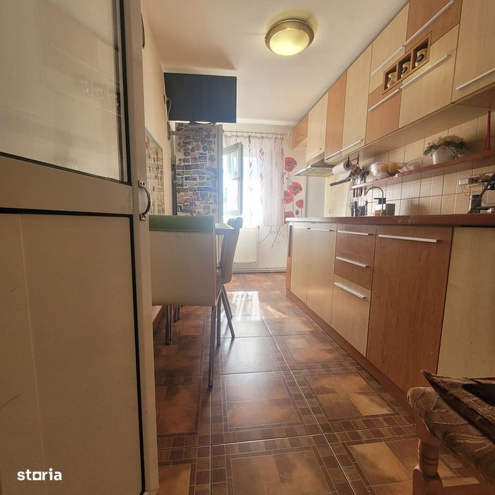 De vanzare apartament cu 4 camere Bld Grivitei — fotografia 1