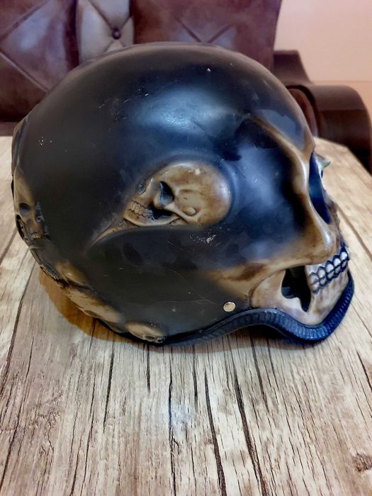 Защитный шлем, Каска Череп