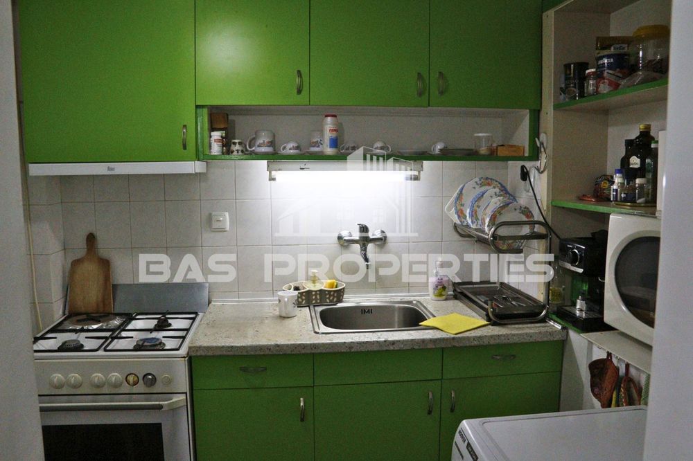 Къща в Перник, област-с.Големо Бучино площ 215