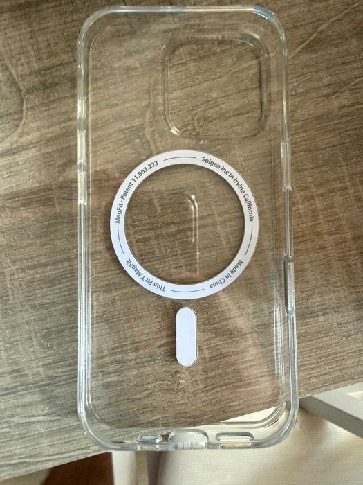 Spigen Thin Fit кейс за Iphone 16 pro