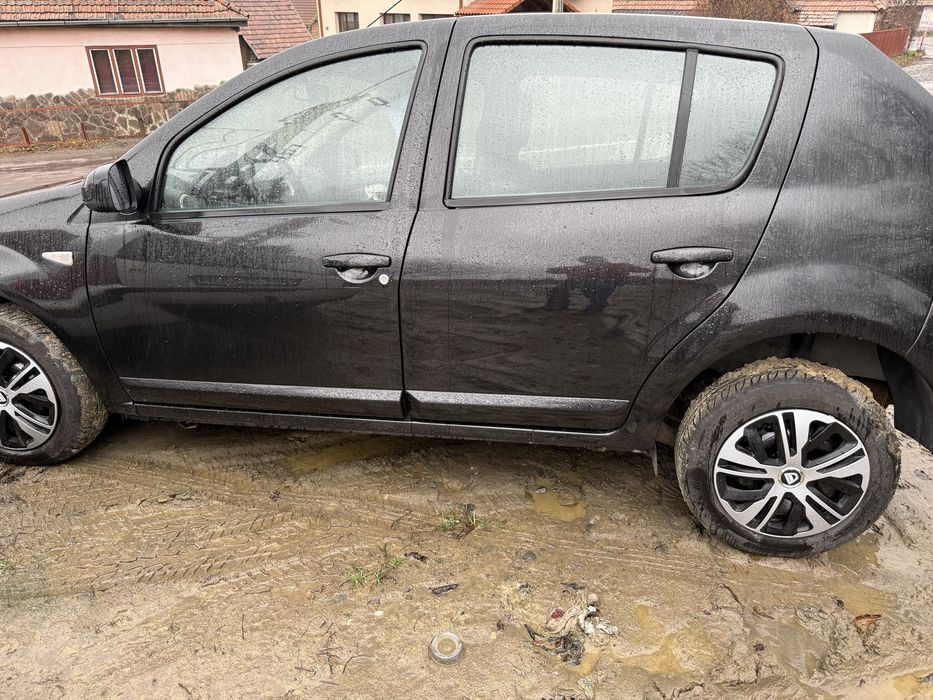 Dacia sandero 2011