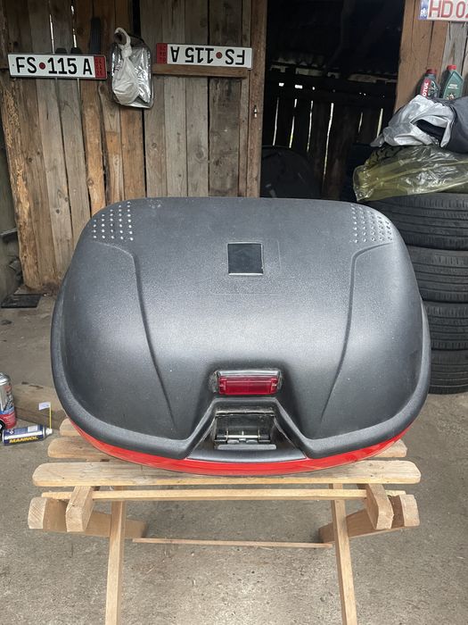 Topcase moto cu suport Shad.