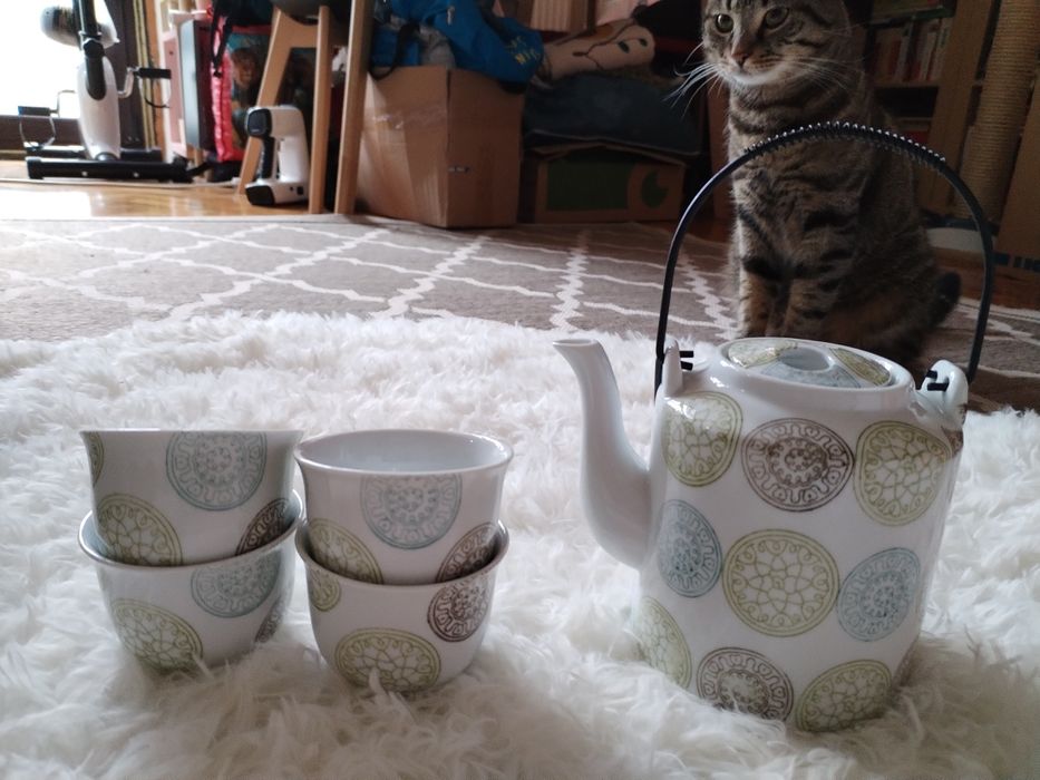Set ceainic ceramic cu patru ceșcuțe