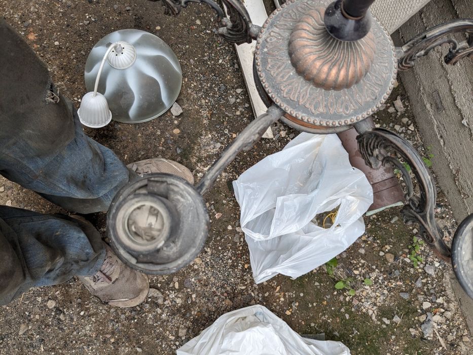 Продам люстры бу