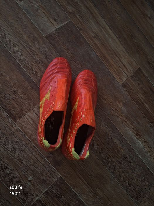 MIZUNO Red будсы