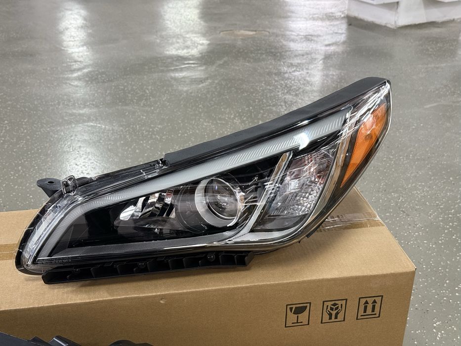 Фары передние Hyundai Sonata LF 2015
