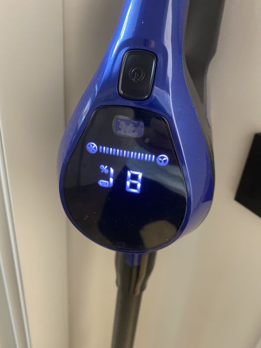 Продаю беспроводной пылесос