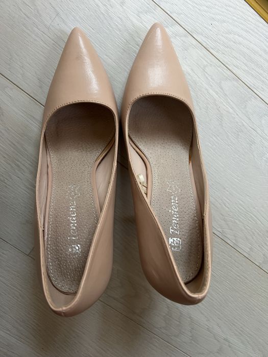 Дамски високи обувки