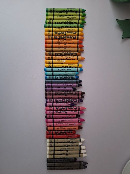 Penar pentru scoala + un set de creioane crayola