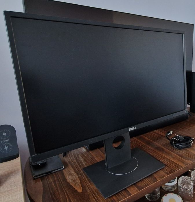 24" Употребяван монитор Dell