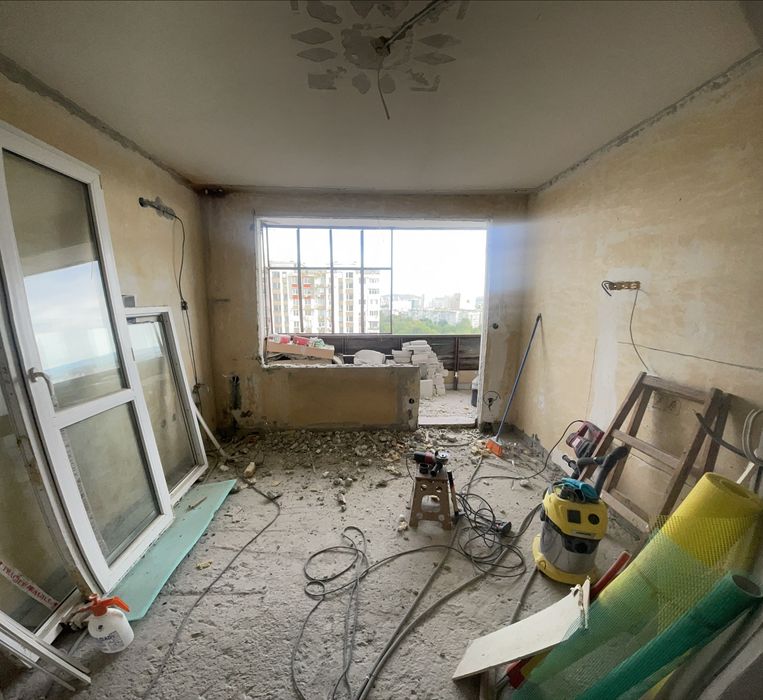 Продавам алуминиева врата и прозорец