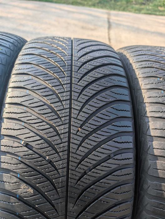 235/50 R18 • All Season • Goodyear Vector 4Seasons gen 2 101V | 4 buc | Pret/buc