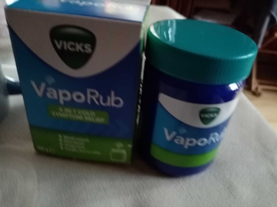 VICKS VapoRub - 100 g  / 50 g