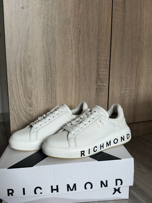 Обувки John Richmond