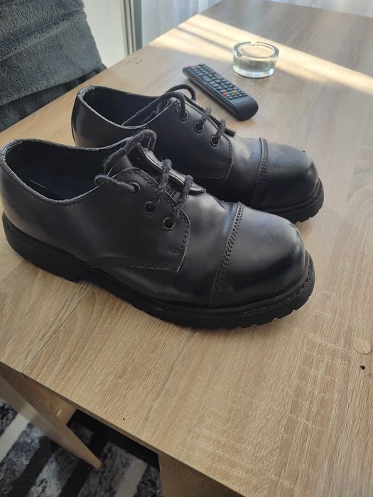 Обувки с Метално бомбе - Металски