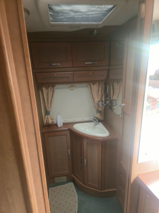 Vând Rulota model Bessacarr Cameo 2004 Cu nr roșii 3 lunii