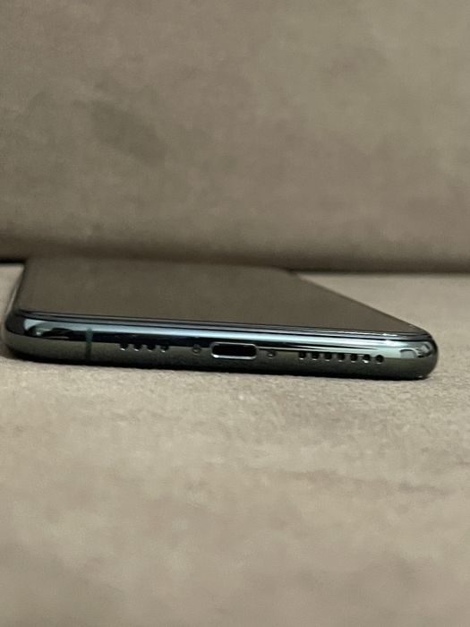 Продаю айфон 11 PRO MAX