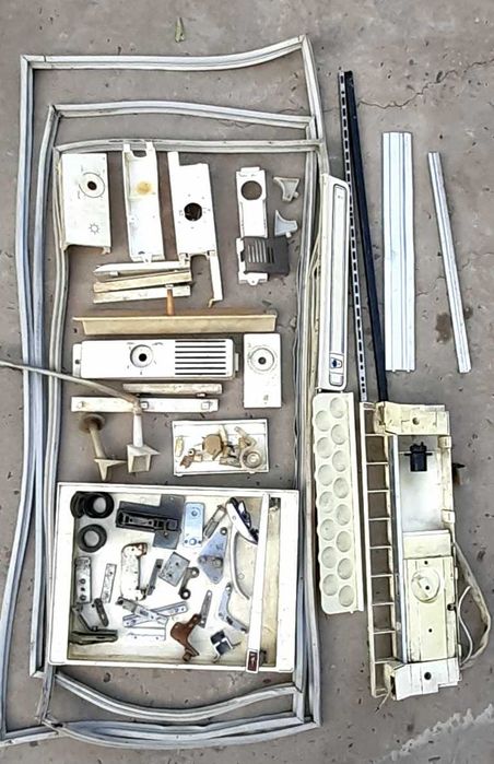 Аксессуары, комплектующие и запчасти для холодильников  СССР.