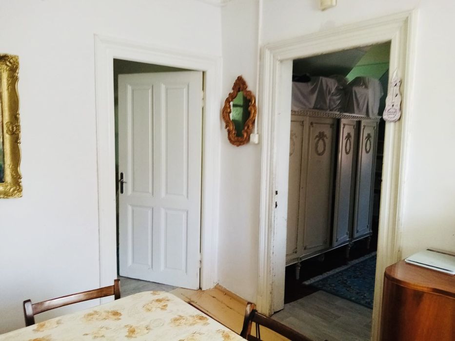 Apartament 4 camere de vânzare -Central– Vilă interbelică (1921), Sinaia – Str. Mihail Kogălniceanu