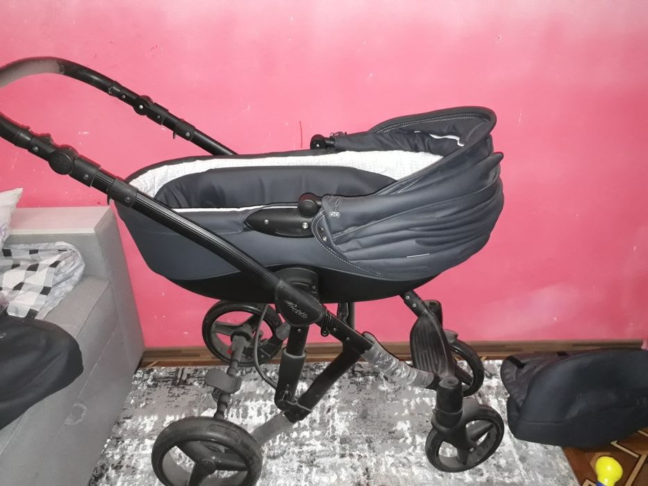 Коляска бустер дождевик на комарникрник и многое в комплекте  Новый  П