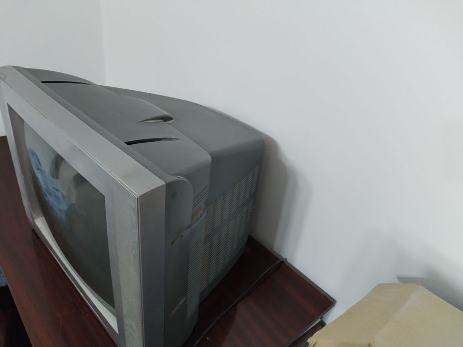 Телевизор подставкамен бірге