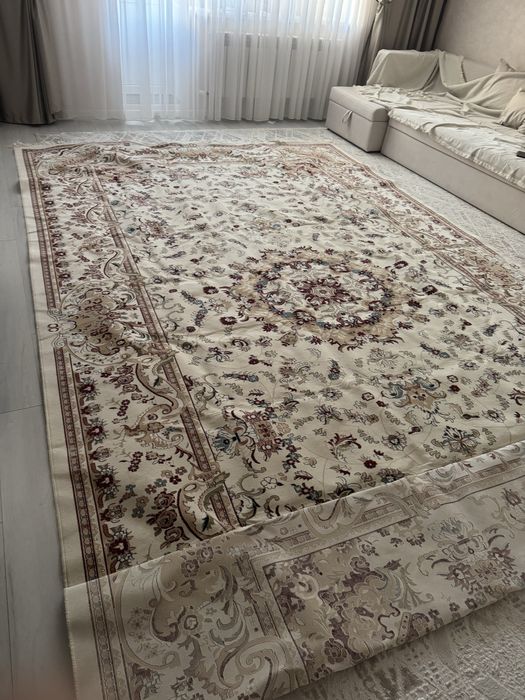 Продам шелковый ковер , размер 3*5