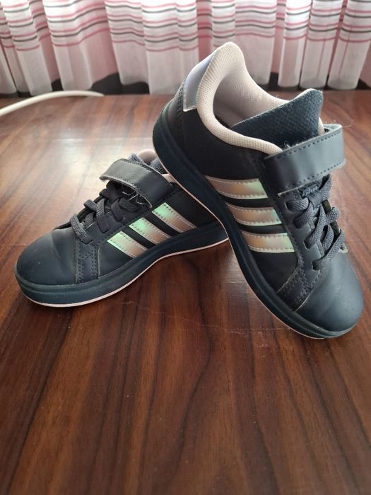 Децки маратонки кожени