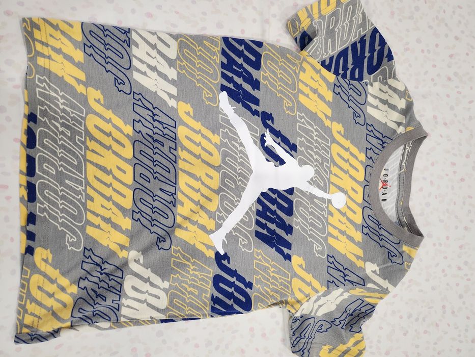 Тениски Nike S (128-137см.)