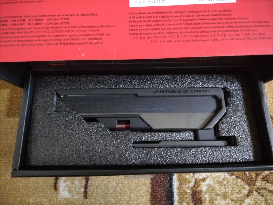 Подпорка-кронштейн Asus для видеокарты