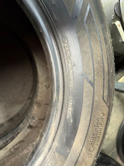 Авто шины в хорошем состояний