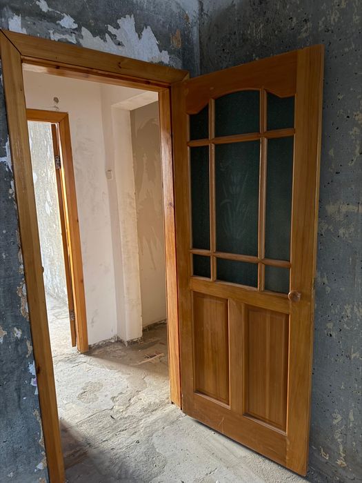 Продам б/у двери