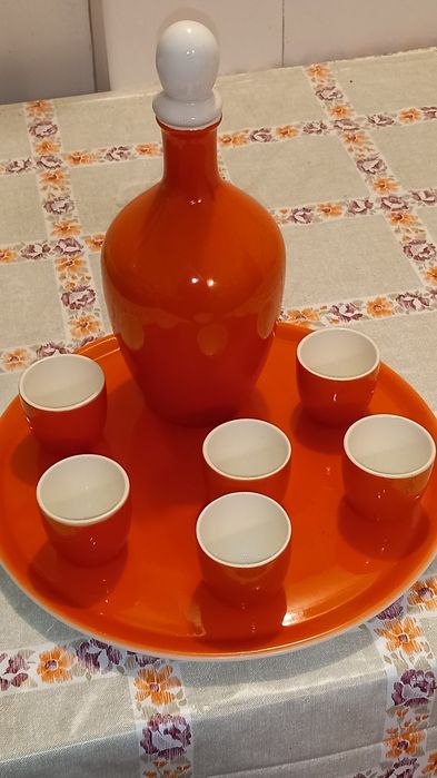 Vand 2 seturi tuica de 6 pahare+decantor cristal si portelan  superbe