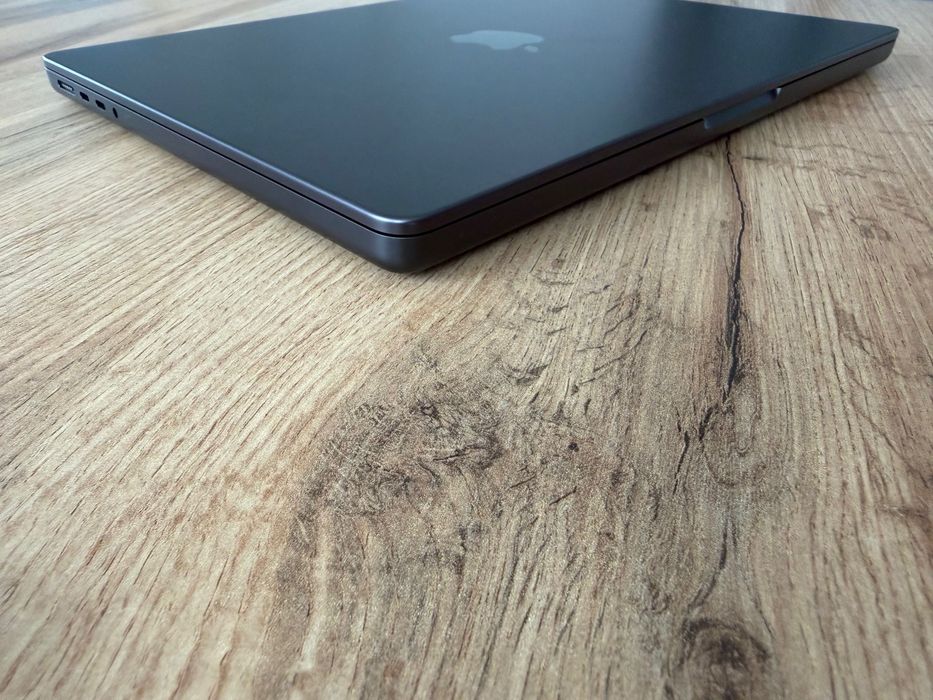 НОВ MacBook Pro 14" M4 PRO Chip 12CPU/16GPU/48RAM/512 SSD/