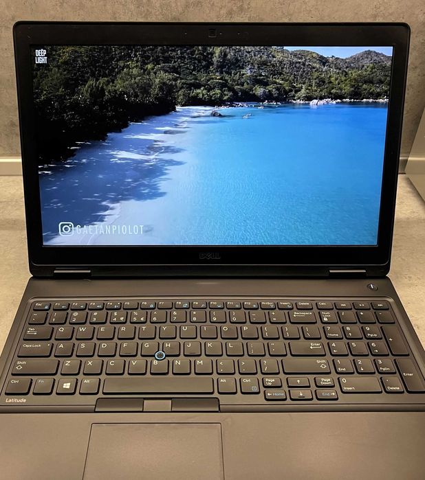 Лаптоп Dell intel CORE 7 vPro 7th Gen