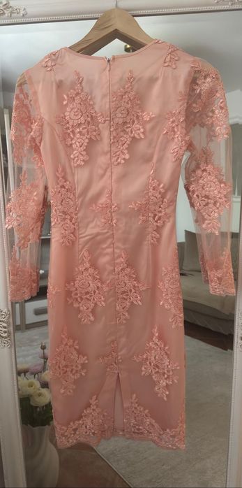 Rochie midi din dantela