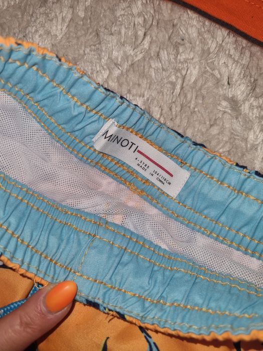 Lot tricouri și pantaloni scurți matime 4-5 ani, 104-110  marca Minoti