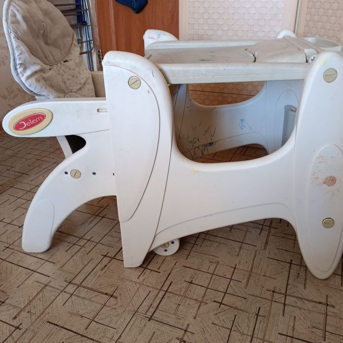 Стол для кормления