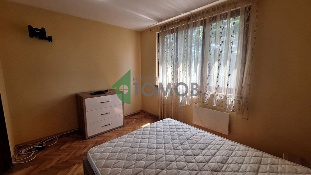 Тристаен апартамент в централната градска част