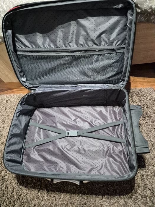 Troler mare în stare foarte bună.