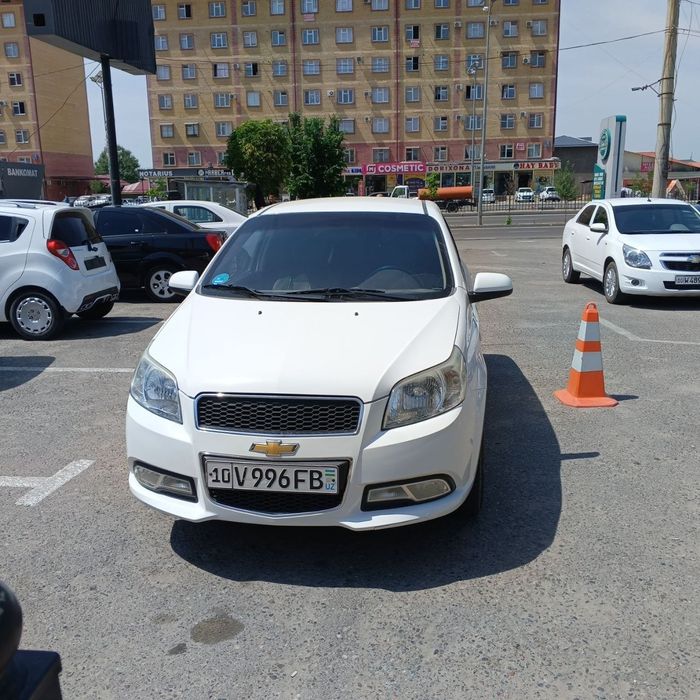Nexia 3 avtomat sotiladi