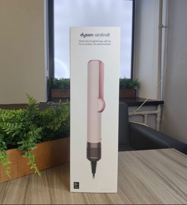 Продам Набор Dyson Выпрямитель Styler Фен Dyson Styling Set расчески