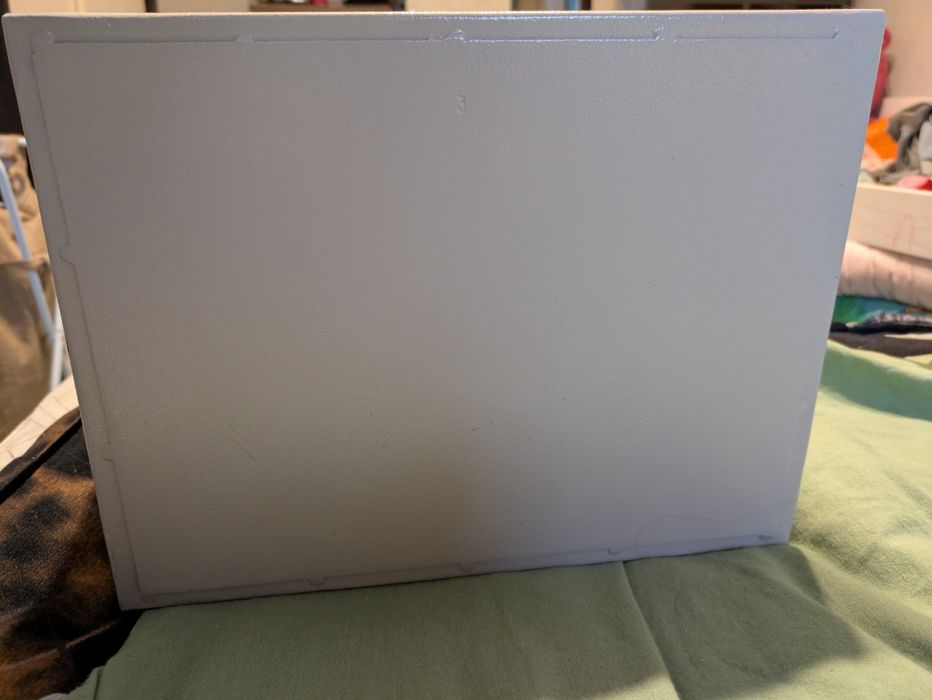 Сейф металлический