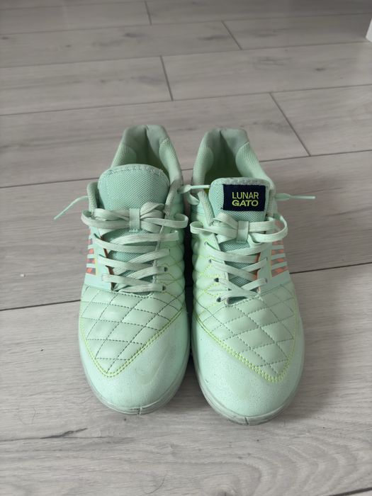 Футзалки лунар гато