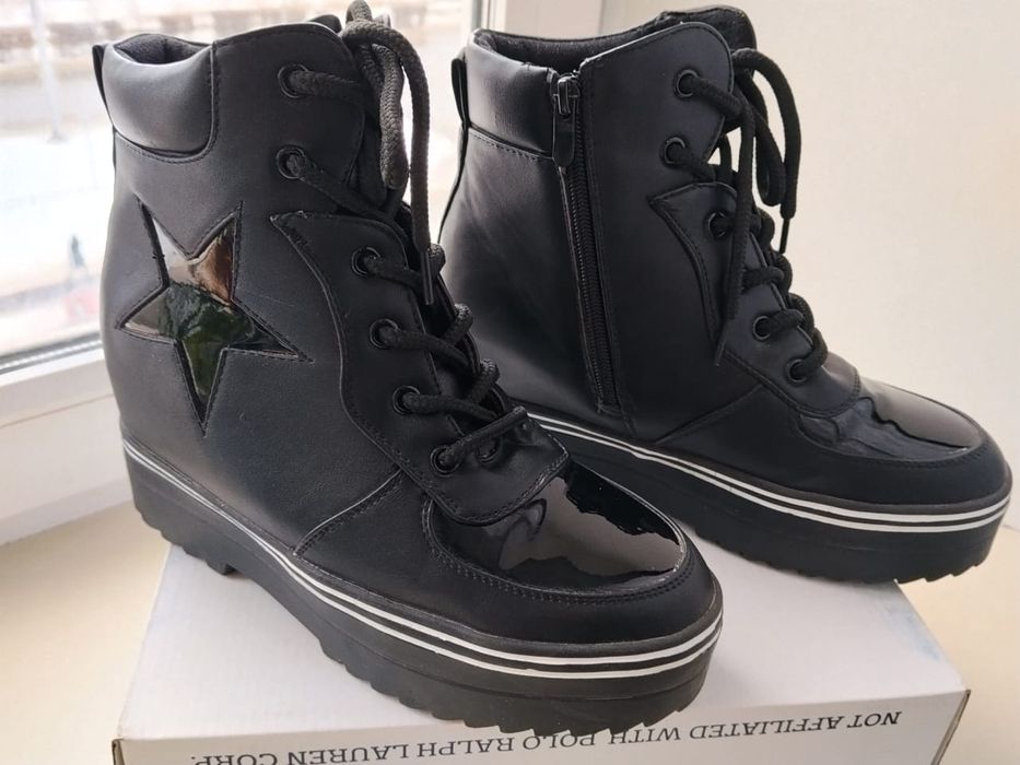 Продам ботинки на весну- очень.