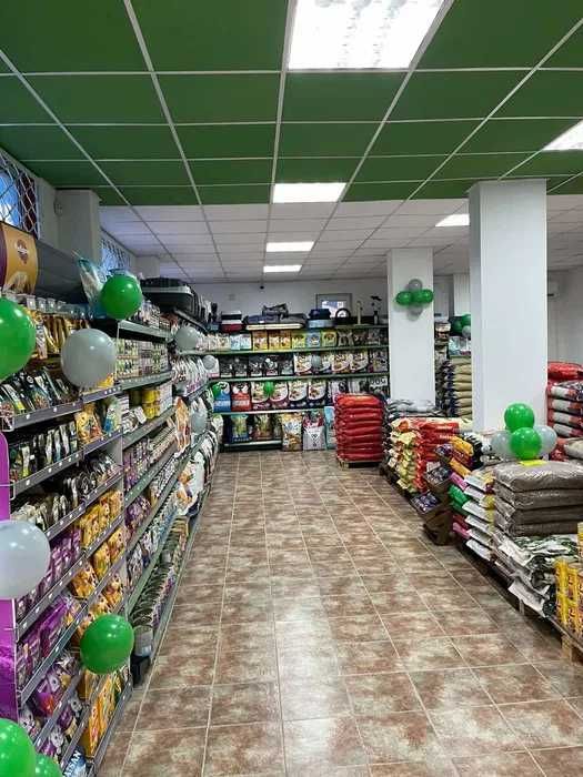 Метални стелажи за зоомагазин - търговско оборудване НОВО НАЛИЧНО