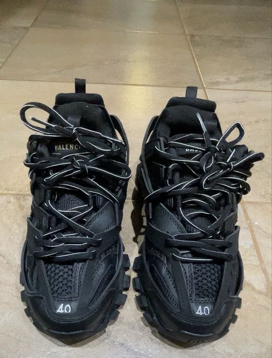 Balenciaga track