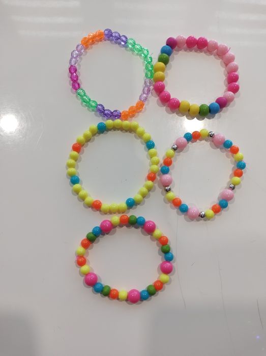 Ръчно изработени детски гривни