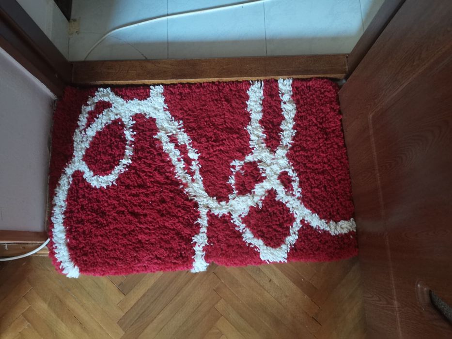 URGENT! Vand mobila set cu perdea, TV  si covoare!