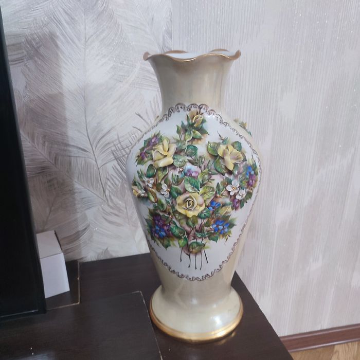 Напольная керамическая ваза