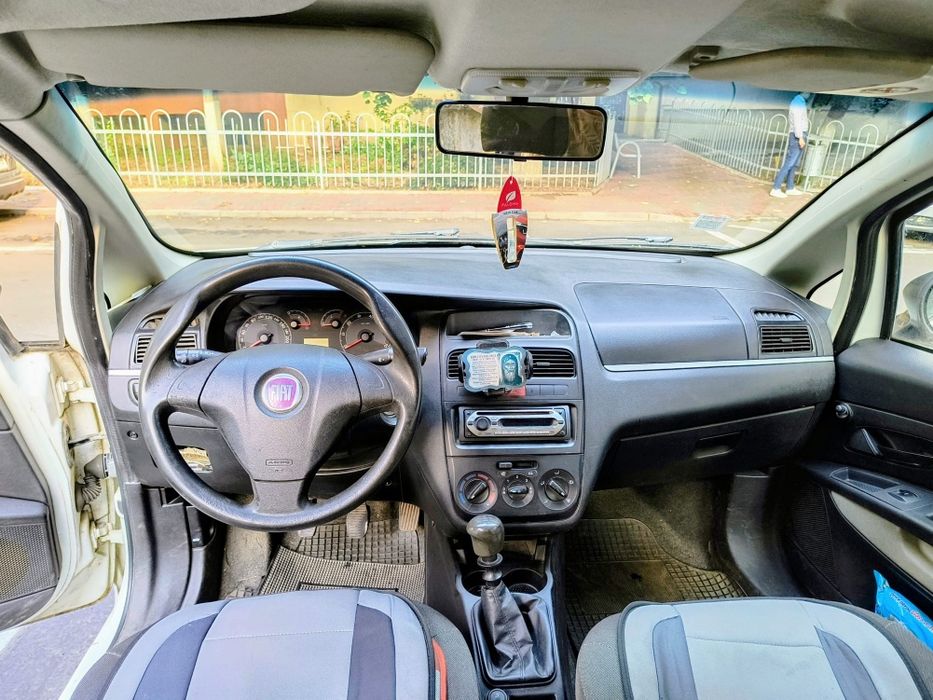 Vand Fiat Linea an fabricație 2008